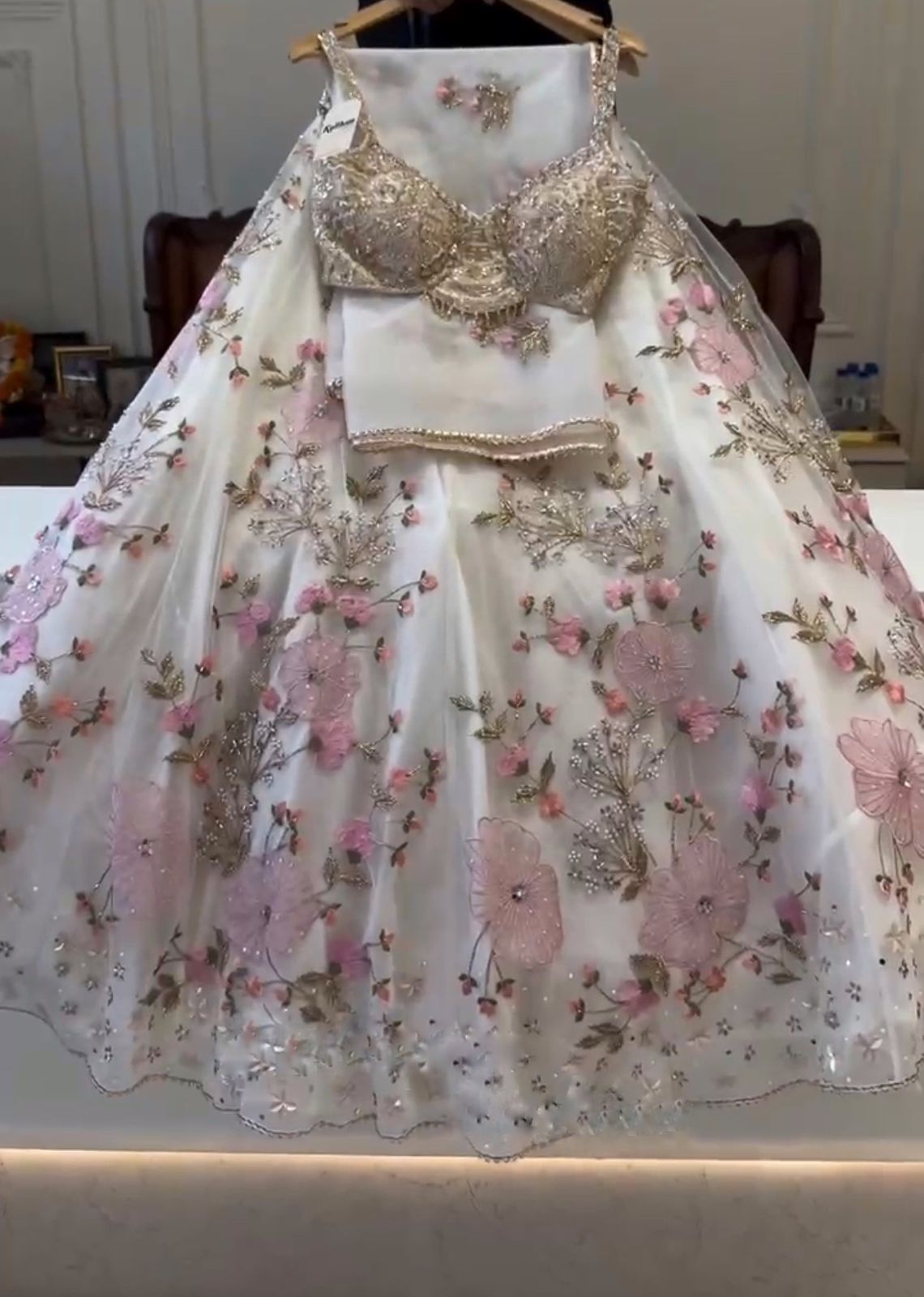 Luxury White Floral Embroidered Lehenga Choli Set